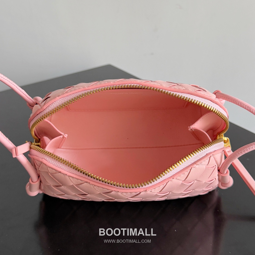 Bottega Veneta Concert Pouch Intrecciato Leather Mini Crossbody Bag 보테가베네타 콘서트 파우치 인트레치아토 가죽 미니 크로스백 18.5cm 9