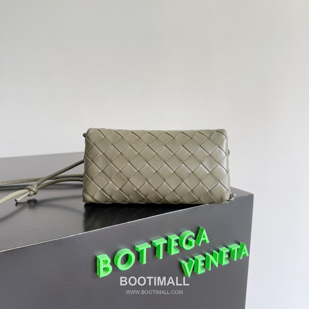 Bottega Veneta Concert Pouch Intrecciato Leather Mini Crossbody Bag 보테가베네타 콘서트 파우치 인트레치아토 가죽 미니 크로스백 18.5cm 3