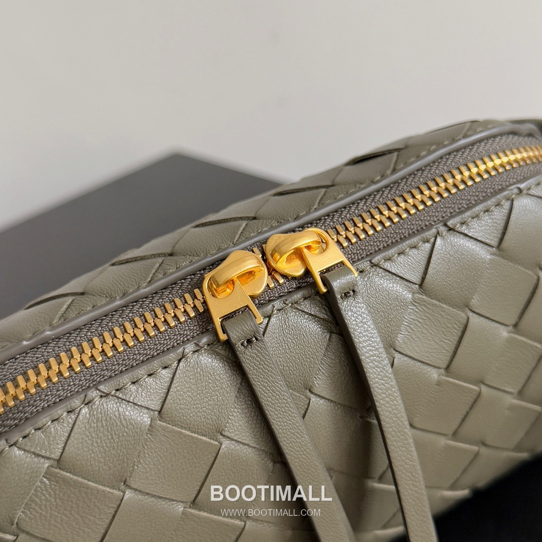 Bottega Veneta Concert Pouch Intrecciato Leather Mini Crossbody Bag 보테가베네타 콘서트 파우치 인트레치아토 가죽 미니 크로스백 18.5cm 5