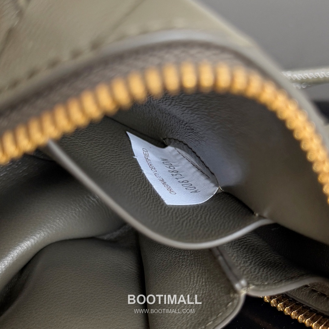 Bottega Veneta Concert Pouch Intrecciato Leather Mini Crossbody Bag 보테가베네타 콘서트 파우치 인트레치아토 가죽 미니 크로스백 18.5cm 7