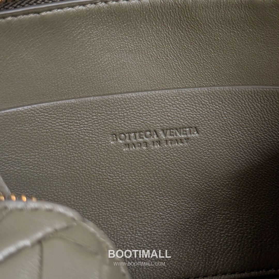 Bottega Veneta Concert Pouch Intrecciato Leather Mini Crossbody Bag 보테가베네타 콘서트 파우치 인트레치아토 가죽 미니 크로스백 18.5cm 8