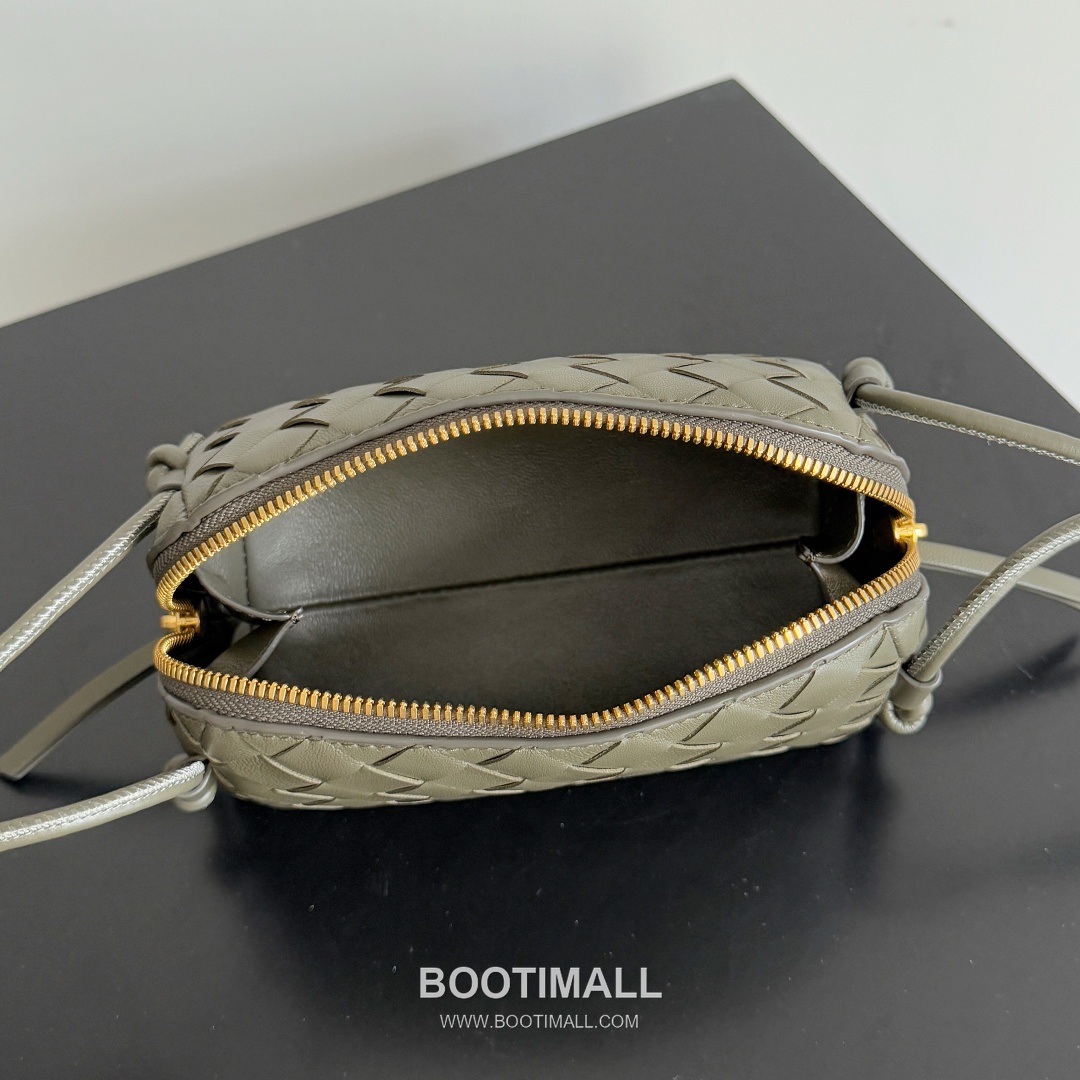 Bottega Veneta Concert Pouch Intrecciato Leather Mini Crossbody Bag 보테가베네타 콘서트 파우치 인트레치아토 가죽 미니 크로스백 18.5cm 9