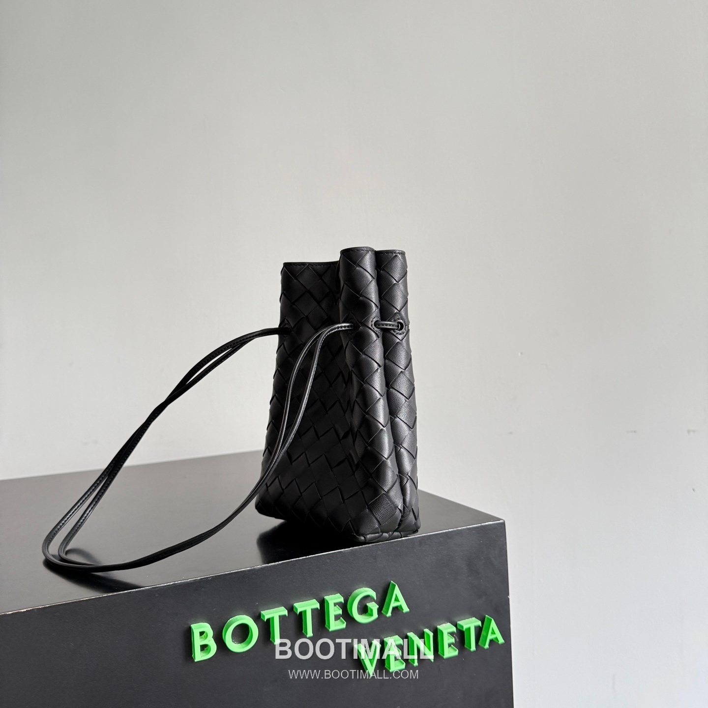 Bottega Veneta Andiamo Intrecciato Phone Pouch Crossbody Bag 보테가 베네타 안디아모 인트레치아토 폰 파우치 크로스백 21.5cm 4