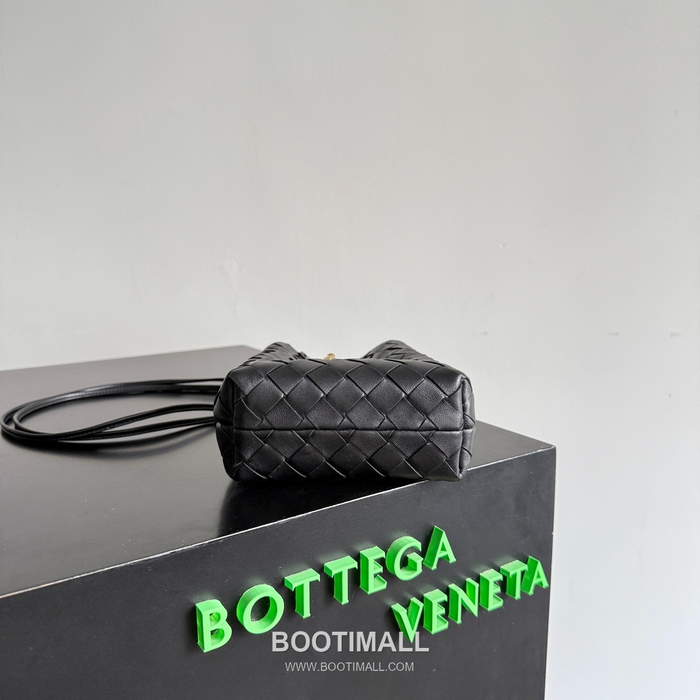 Bottega Veneta Andiamo Intrecciato Phone Pouch Crossbody Bag 보테가 베네타 안디아모 인트레치아토 폰 파우치 크로스백 21.5cm 6