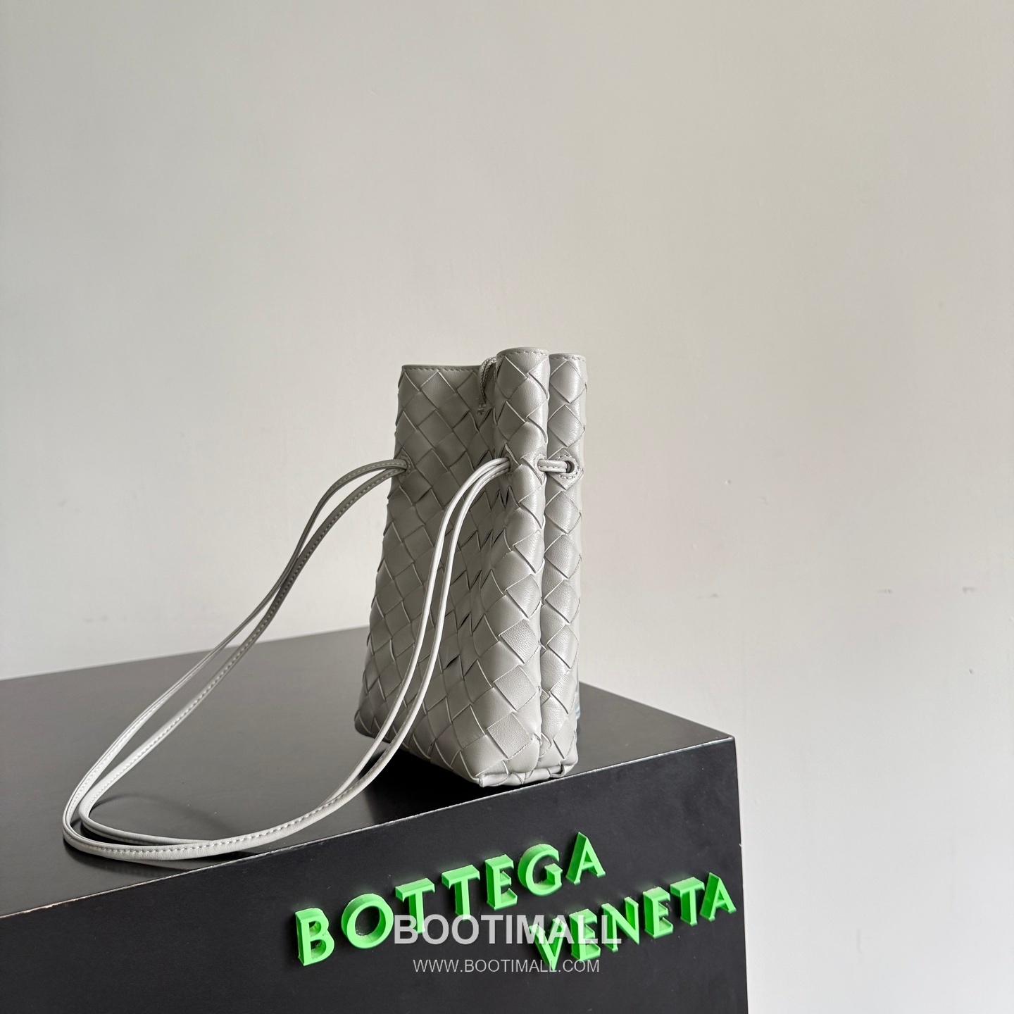 Bottega Veneta Andiamo Intrecciato Phone Pouch Crossbody Bag 보테가 베네타 안디아모 인트레치아토 폰 파우치 크로스백 21.5cm 9