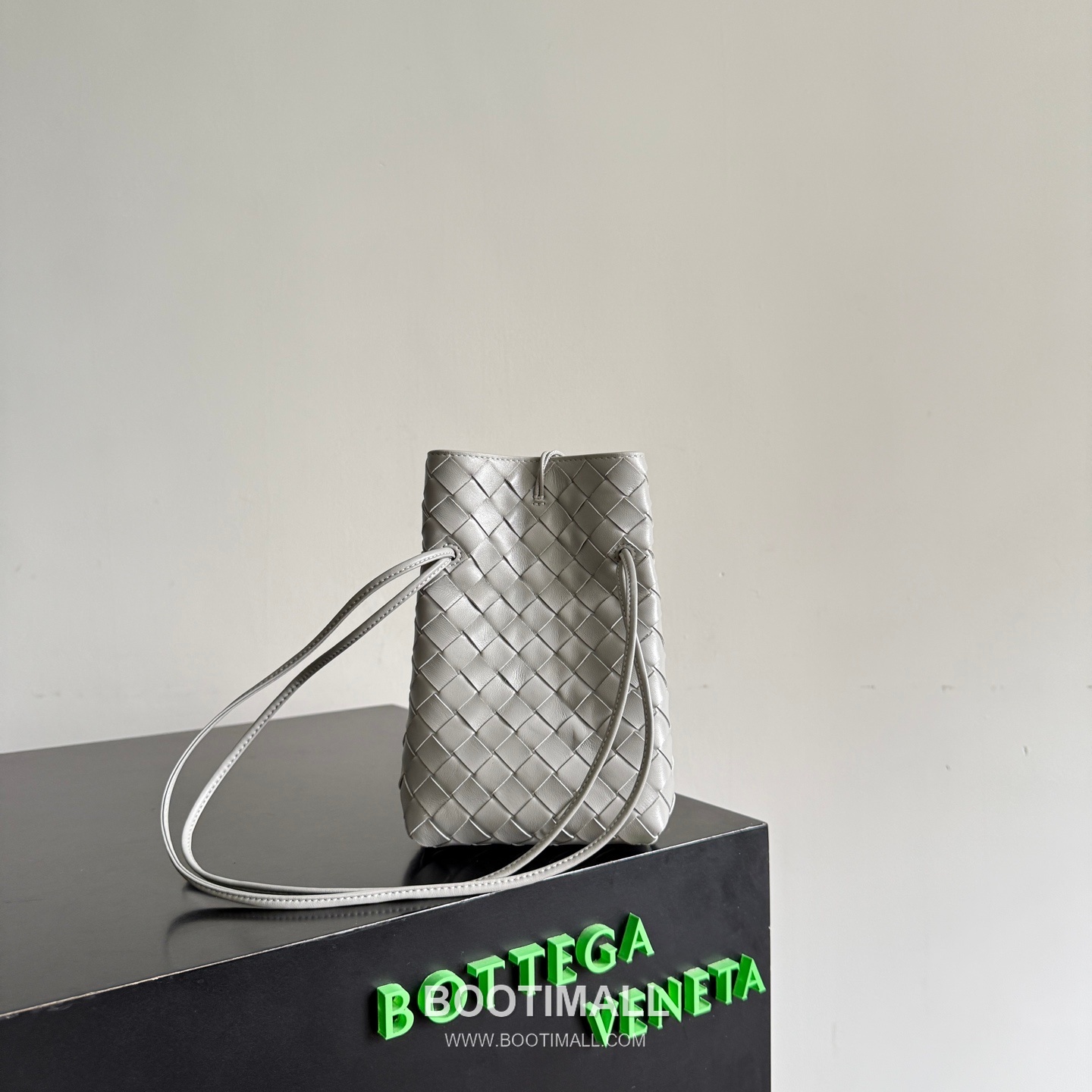 Bottega Veneta Andiamo Intrecciato Phone Pouch Crossbody Bag 보테가 베네타 안디아모 인트레치아토 폰 파우치 크로스백 21.5cm 10