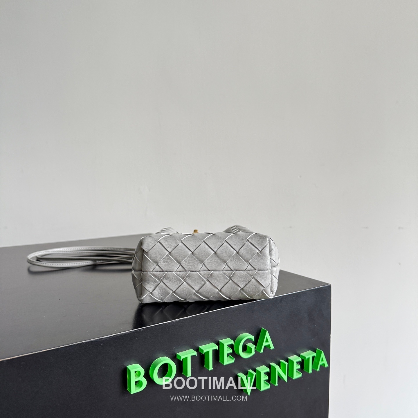 Bottega Veneta Andiamo Intrecciato Phone Pouch Crossbody Bag 보테가 베네타 안디아모 인트레치아토 폰 파우치 크로스백 21.5cm 11