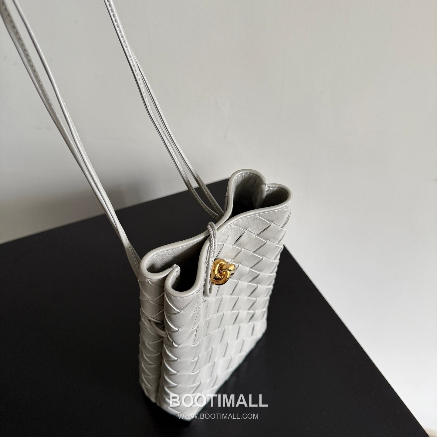 Bottega Veneta Andiamo Intrecciato Phone Pouch Crossbody Bag 보테가 베네타 안디아모 인트레치아토 폰 파우치 크로스백 21.5cm 13