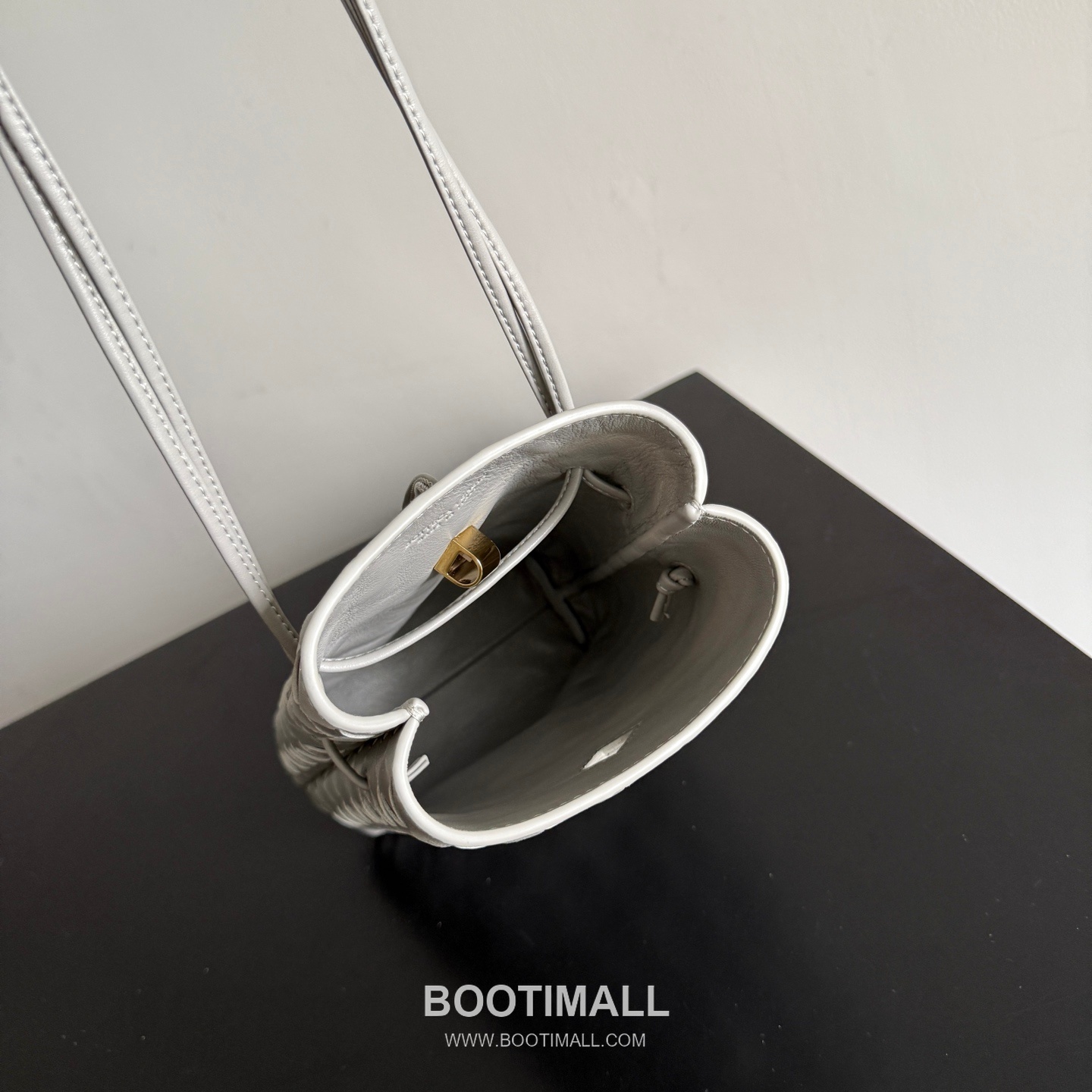 Bottega Veneta Andiamo Intrecciato Phone Pouch Crossbody Bag 보테가 베네타 안디아모 인트레치아토 폰 파우치 크로스백 21.5cm 15