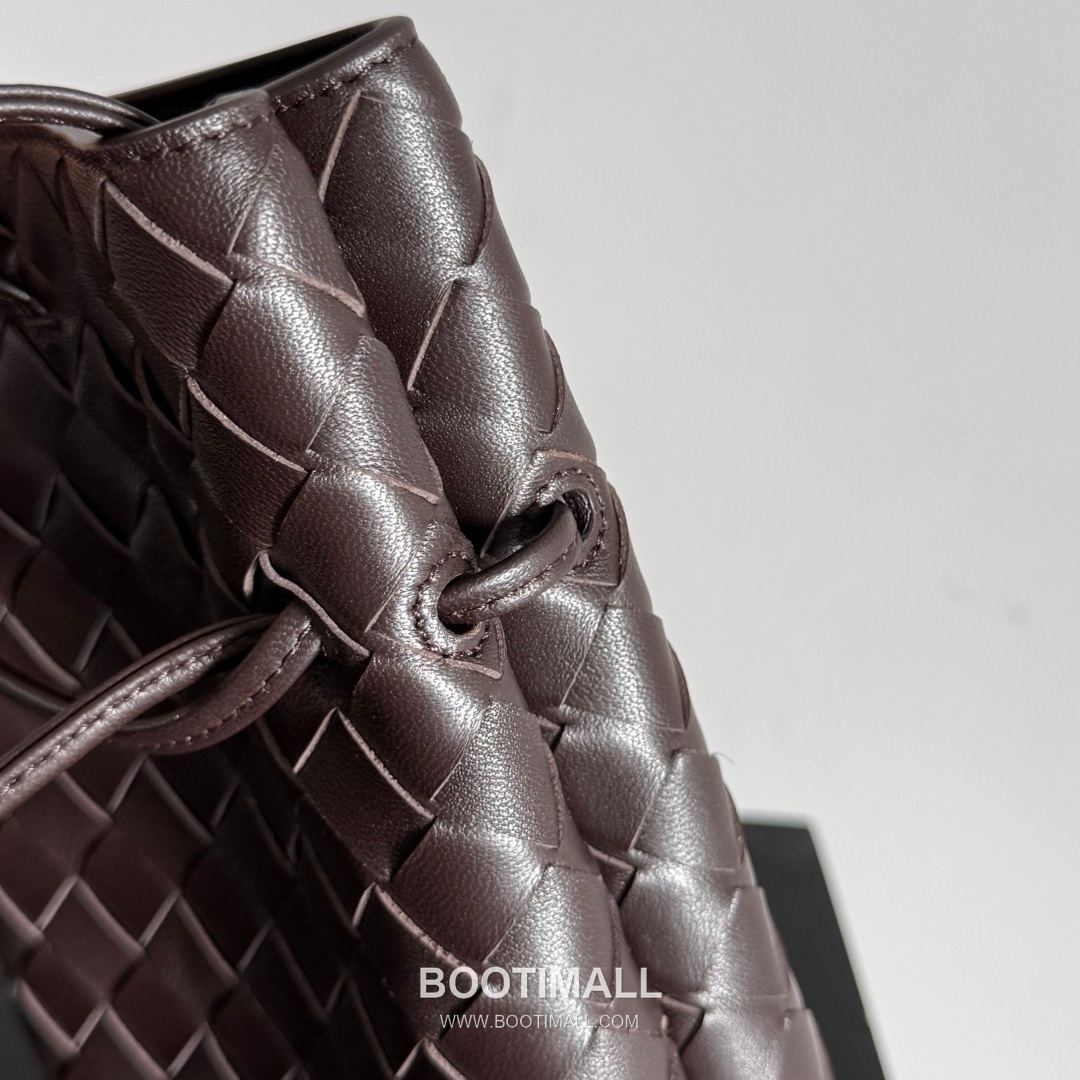 Bottega Veneta Andiamo Phone Pouch Intrecciato Leather Crossbody Bag 보테가베네타 안디아모 폰 파우치 인트레치아토 가죽 크로스백 21cm 10