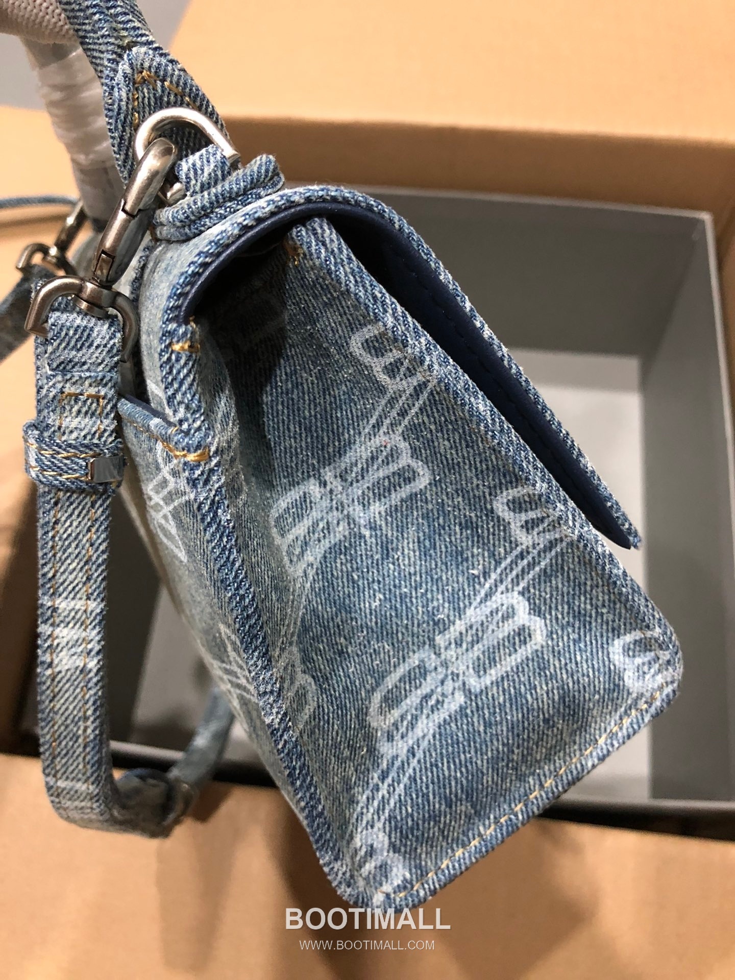 Balenciaga Hourglass Denim Print Leather Top Handle Bag 발렌시아가 아워글래스 데님 프린트 가죽 탑핸들 백 24cm 11