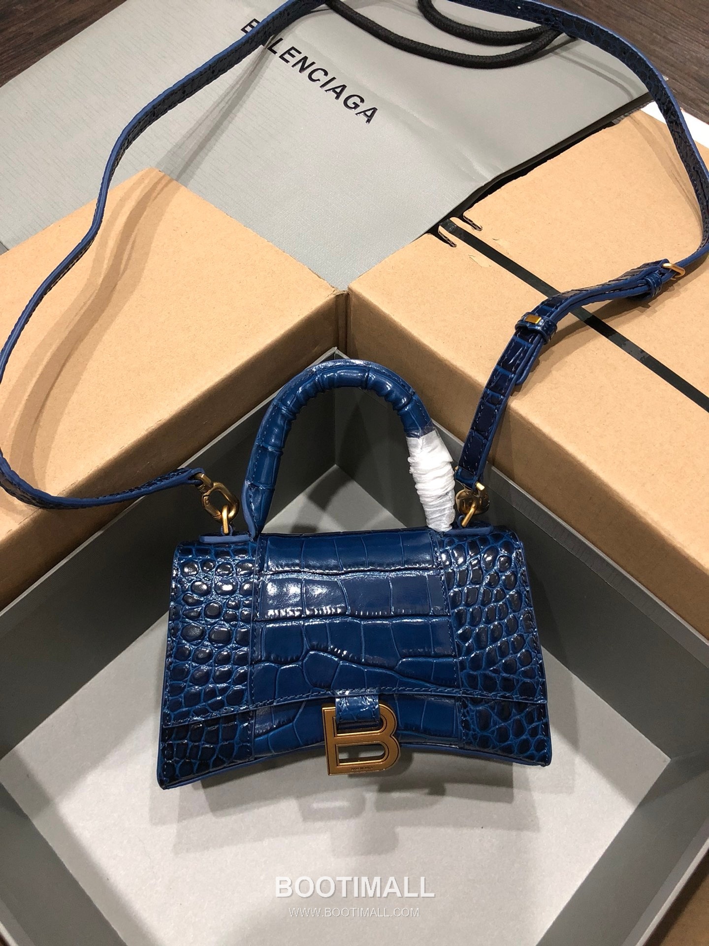 Balenciaga Hourglass Crocodile Embossed Leather Top Handle Bag 발렌시아가 아워글래스 크로커다일 엠보싱 가죽 탑핸들 백 24cm 1