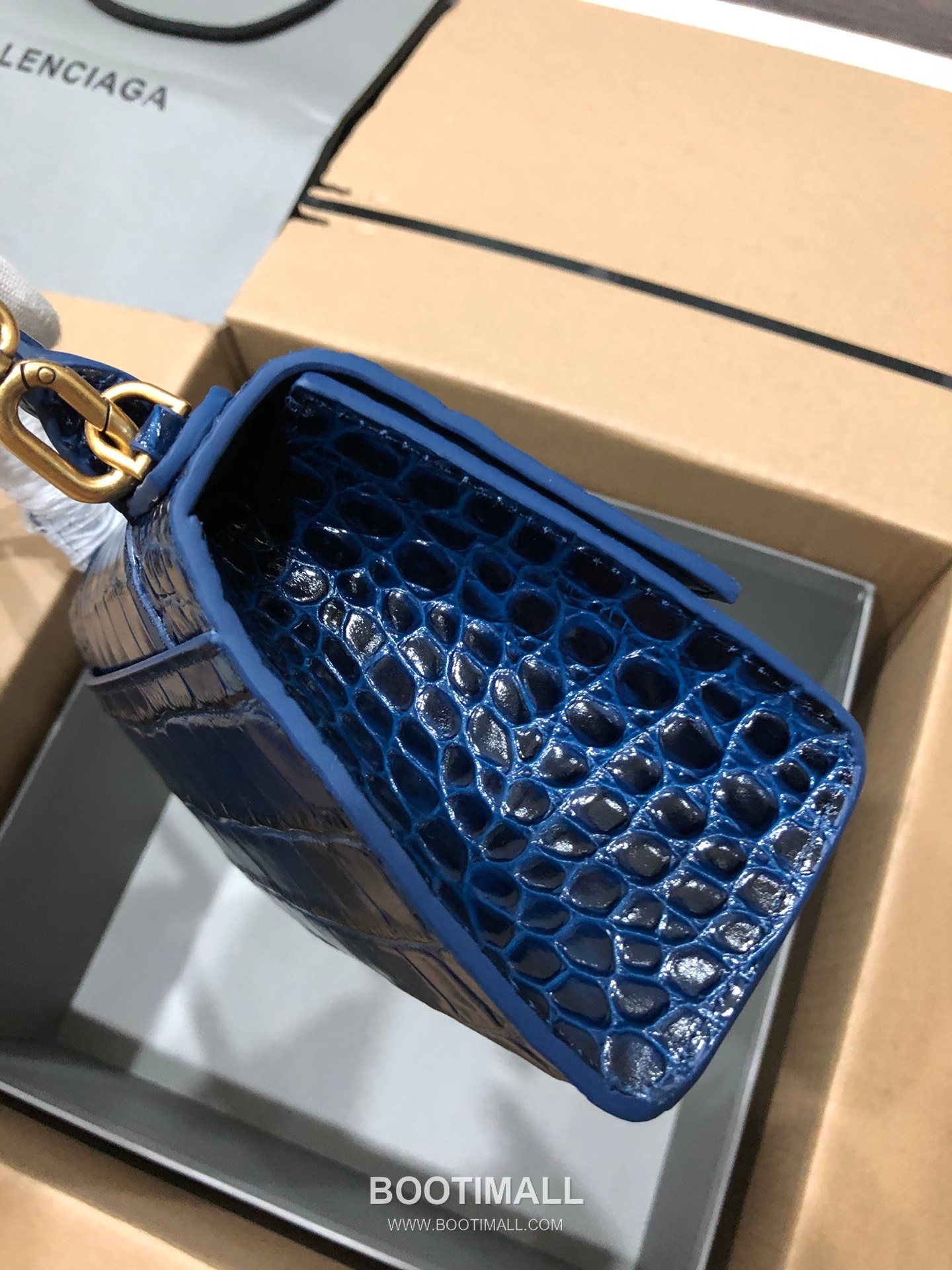 Balenciaga Hourglass Crocodile Embossed Leather Top Handle Bag 발렌시아가 아워글래스 크로커다일 엠보싱 가죽 탑핸들 백 24cm 3