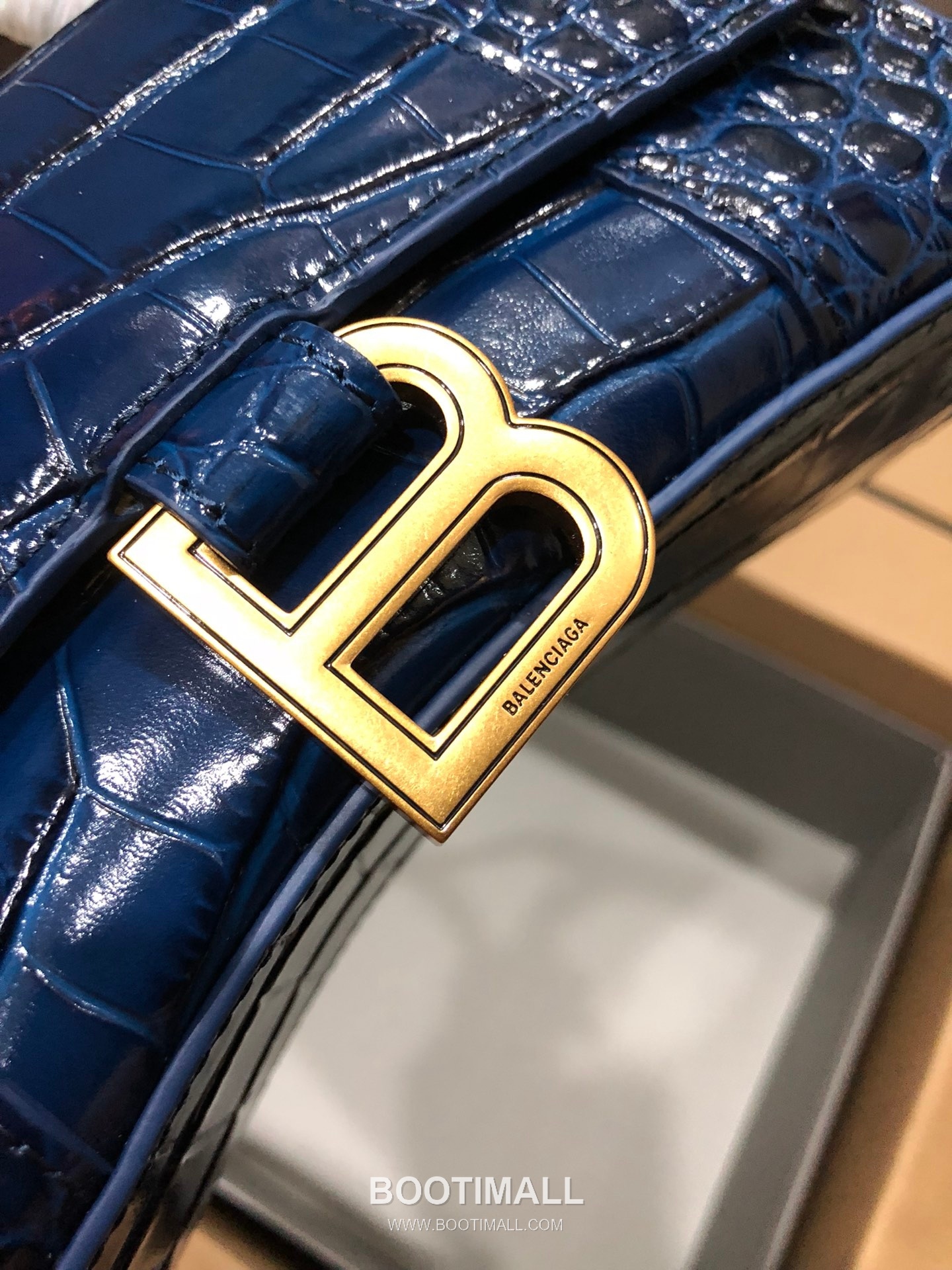 Balenciaga Hourglass Crocodile Embossed Leather Top Handle Bag 발렌시아가 아워글래스 크로커다일 엠보싱 가죽 탑핸들 백 24cm 4