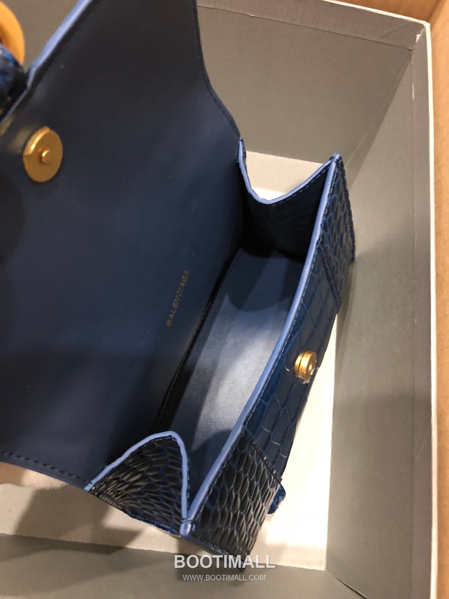 Balenciaga Hourglass Crocodile Embossed Leather Top Handle Bag 발렌시아가 아워글래스 크로커다일 엠보싱 가죽 탑핸들 백 24cm 8