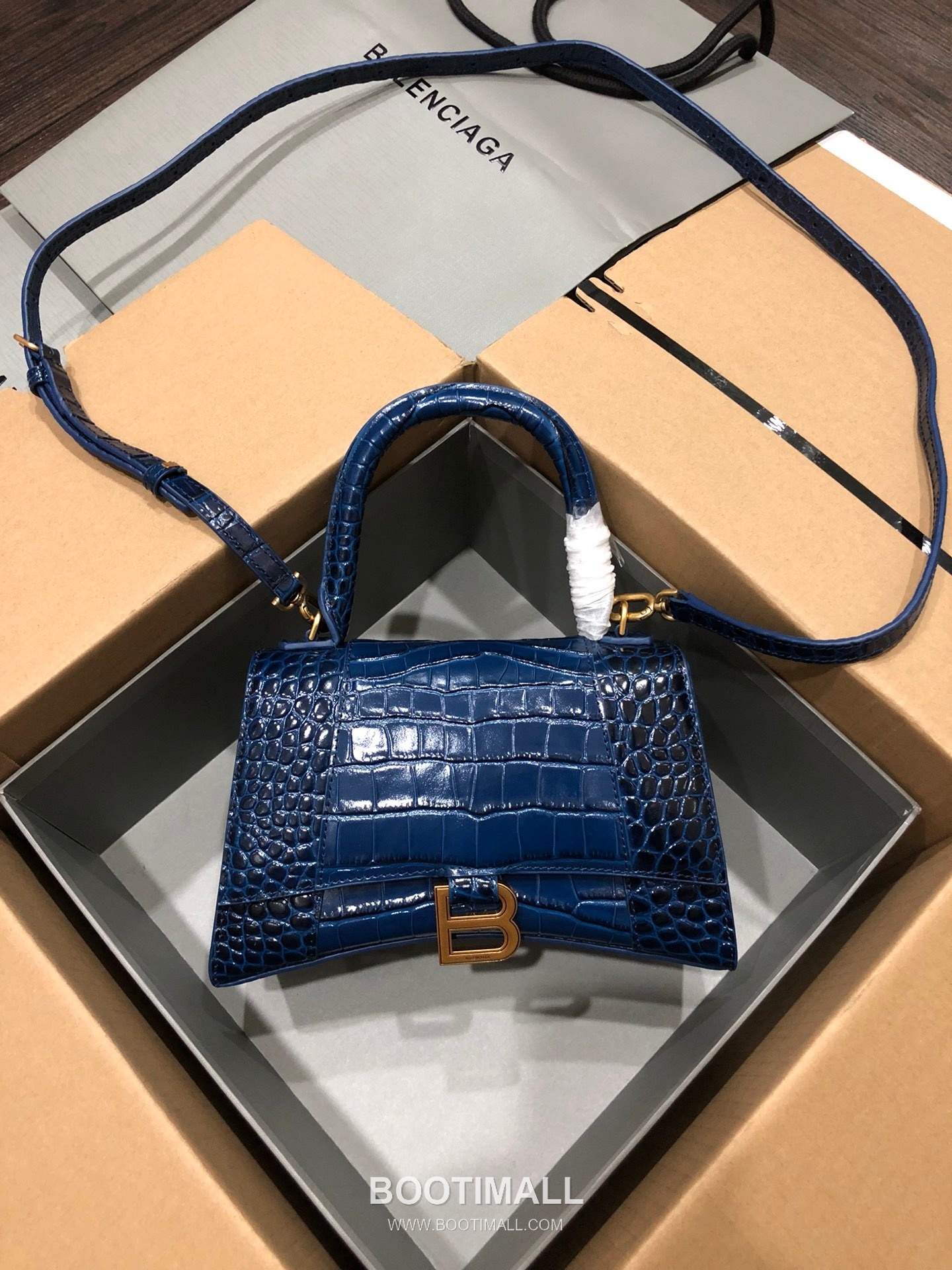 Balenciaga Hourglass Crocodile Embossed Leather Top Handle Bag 발렌시아가 아워글래스 크로커다일 엠보싱 가죽 탑핸들 백 24cm 1