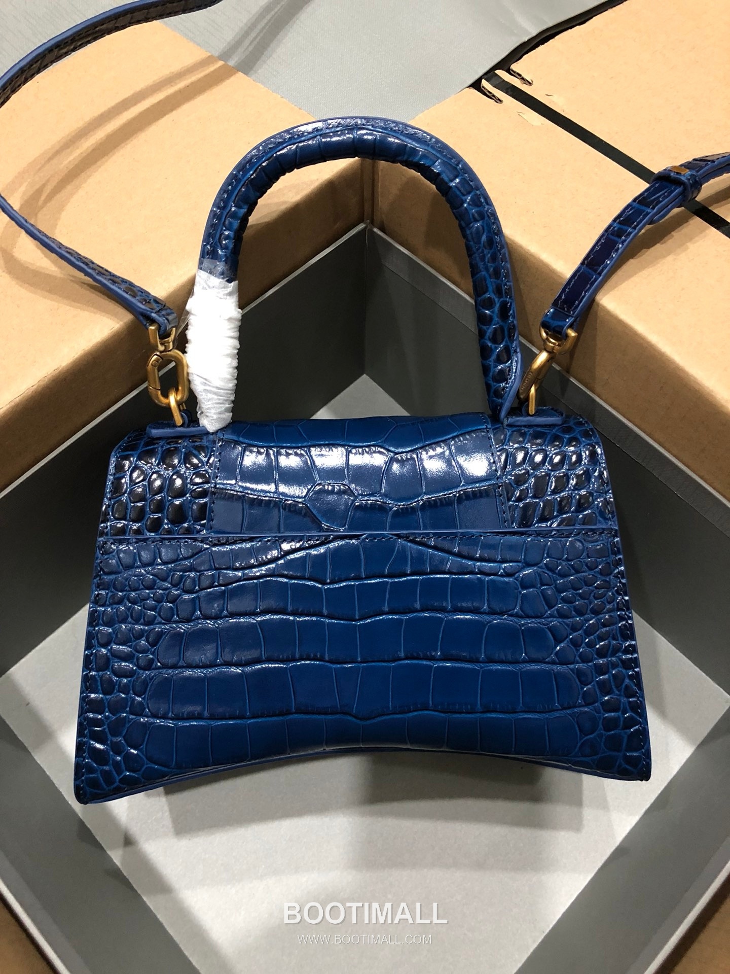 Balenciaga Hourglass Crocodile Embossed Leather Top Handle Bag 발렌시아가 아워글래스 크로커다일 엠보싱 가죽 탑핸들 백 24cm 2