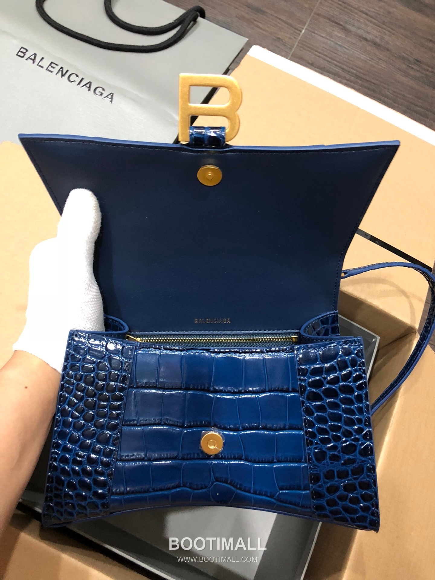 Balenciaga Hourglass Crocodile Embossed Leather Top Handle Bag 발렌시아가 아워글래스 크로커다일 엠보싱 가죽 탑핸들 백 24cm 7