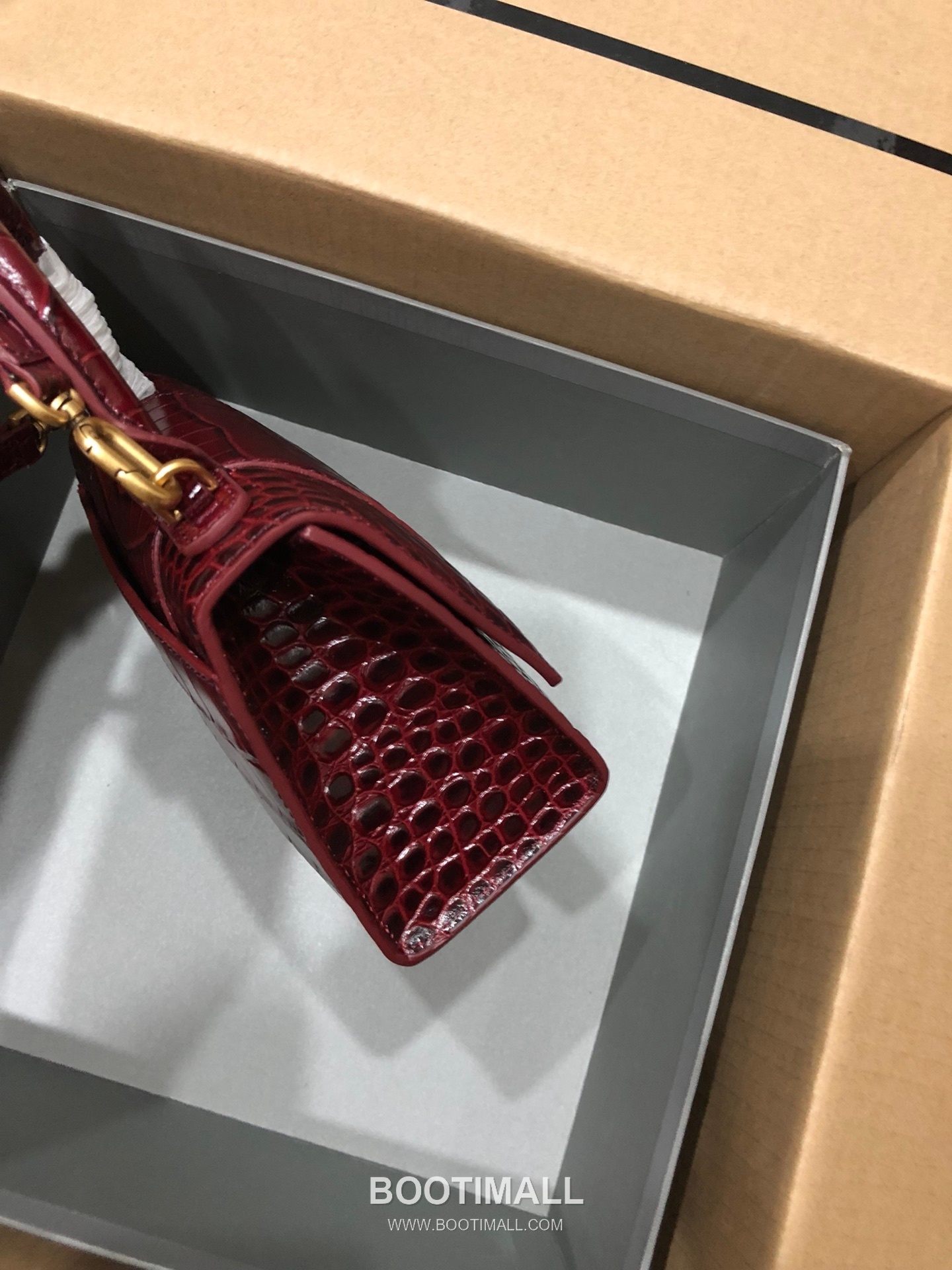 Balenciaga Hourglass Crocodile Embossed Leather Top Handle Bag 발렌시아가 아워글래스 크로커다일 엠보싱 가죽 탑핸들 백 24cm 3