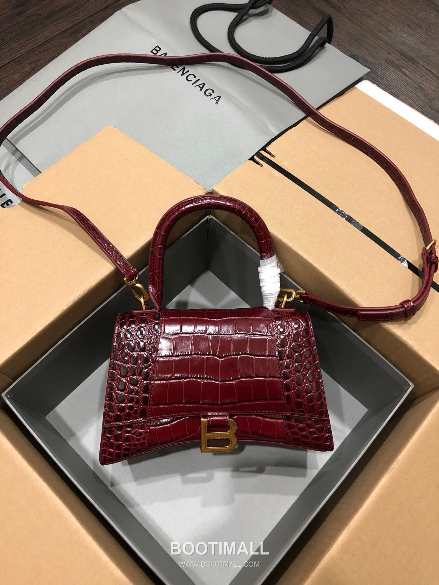 Balenciaga Hourglass Crocodile Embossed Leather Top Handle Bag 발렌시아가 아워글래스 크로커다일 엠보싱 가죽 탑핸들 백 24cm 1