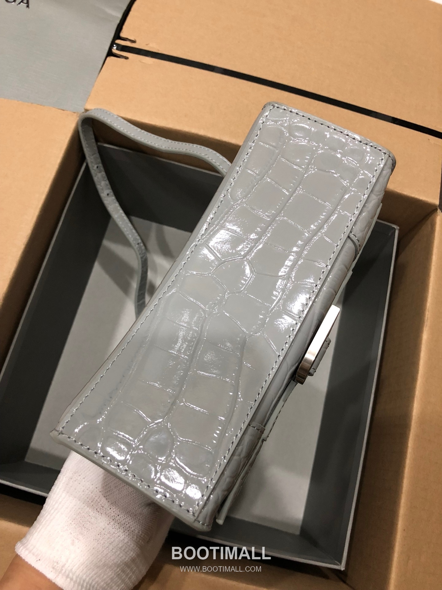 Balenciaga Hourglass Crocodile Embossed Leather Top Handle Bag 발렌시아가 아워글래스 크로커다일 엠보싱 가죽 탑핸들 백 24cm 5