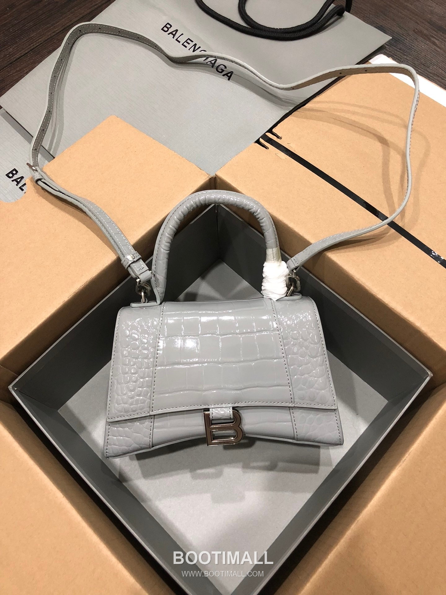 Balenciaga Hourglass Crocodile Embossed Leather Top Handle Bag 발렌시아가 아워글래스 크로커다일 엠보싱 가죽 탑핸들 백 24cm 1
