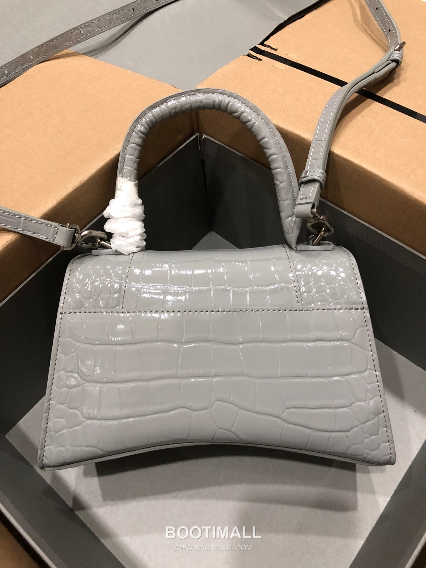 Balenciaga Hourglass Crocodile Embossed Leather Top Handle Bag 발렌시아가 아워글래스 크로커다일 엠보싱 가죽 탑핸들 백 24cm 2