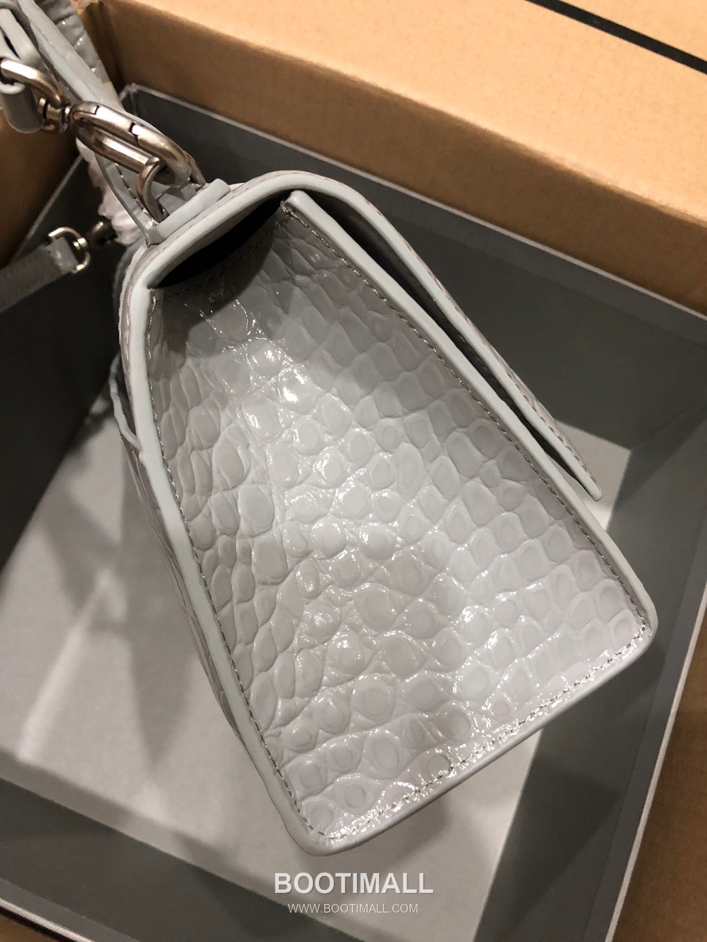 Balenciaga Hourglass Crocodile Embossed Leather Top Handle Bag 발렌시아가 아워글래스 크로커다일 엠보싱 가죽 탑핸들 백 24cm 3