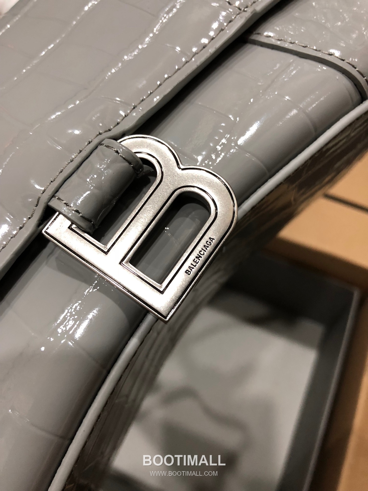 Balenciaga Hourglass Crocodile Embossed Leather Top Handle Bag 발렌시아가 아워글래스 크로커다일 엠보싱 가죽 탑핸들 백 24cm 4