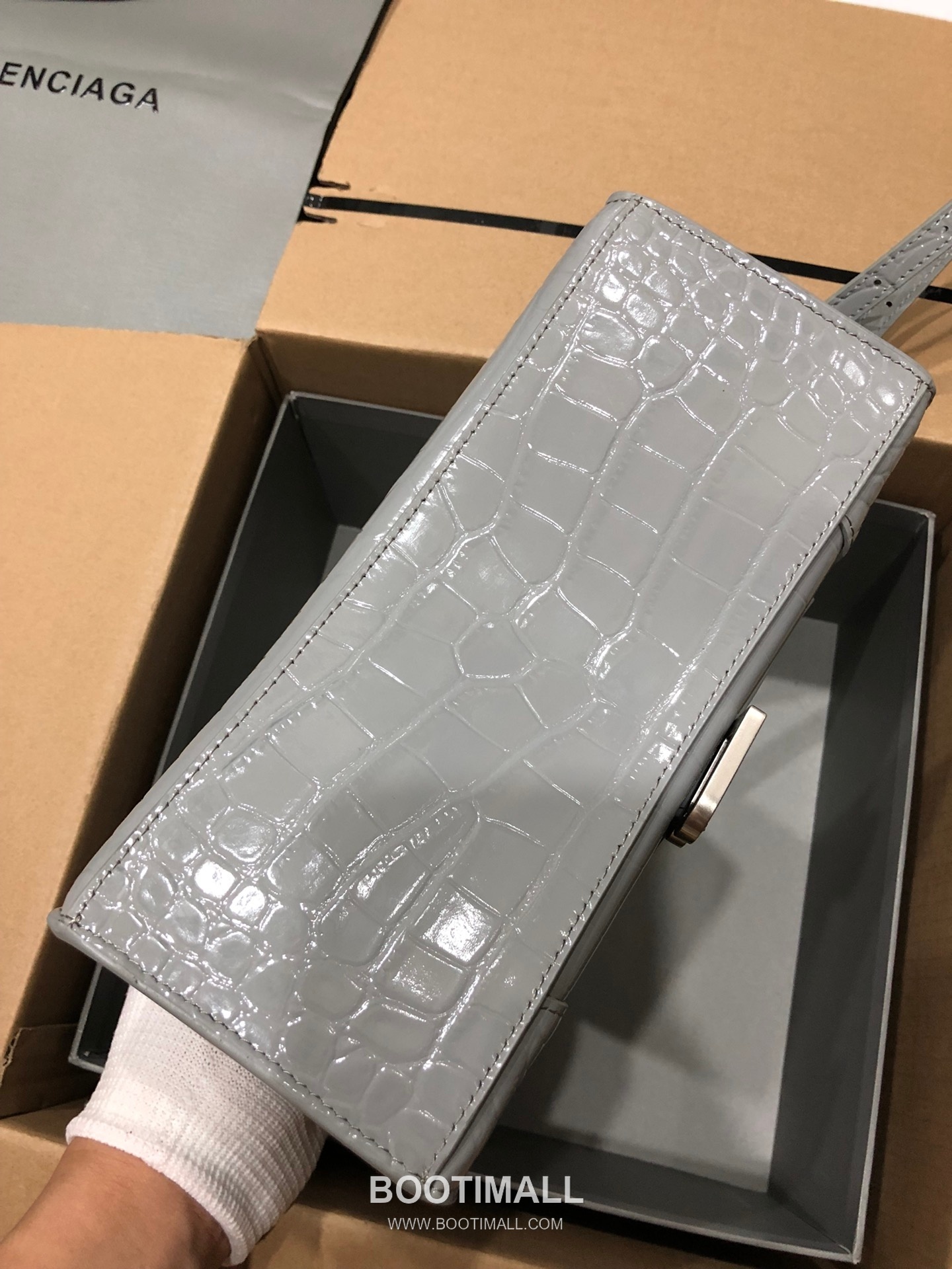 Balenciaga Hourglass Crocodile Embossed Leather Top Handle Bag 발렌시아가 아워글래스 크로커다일 엠보싱 가죽 탑핸들 백 24cm 5