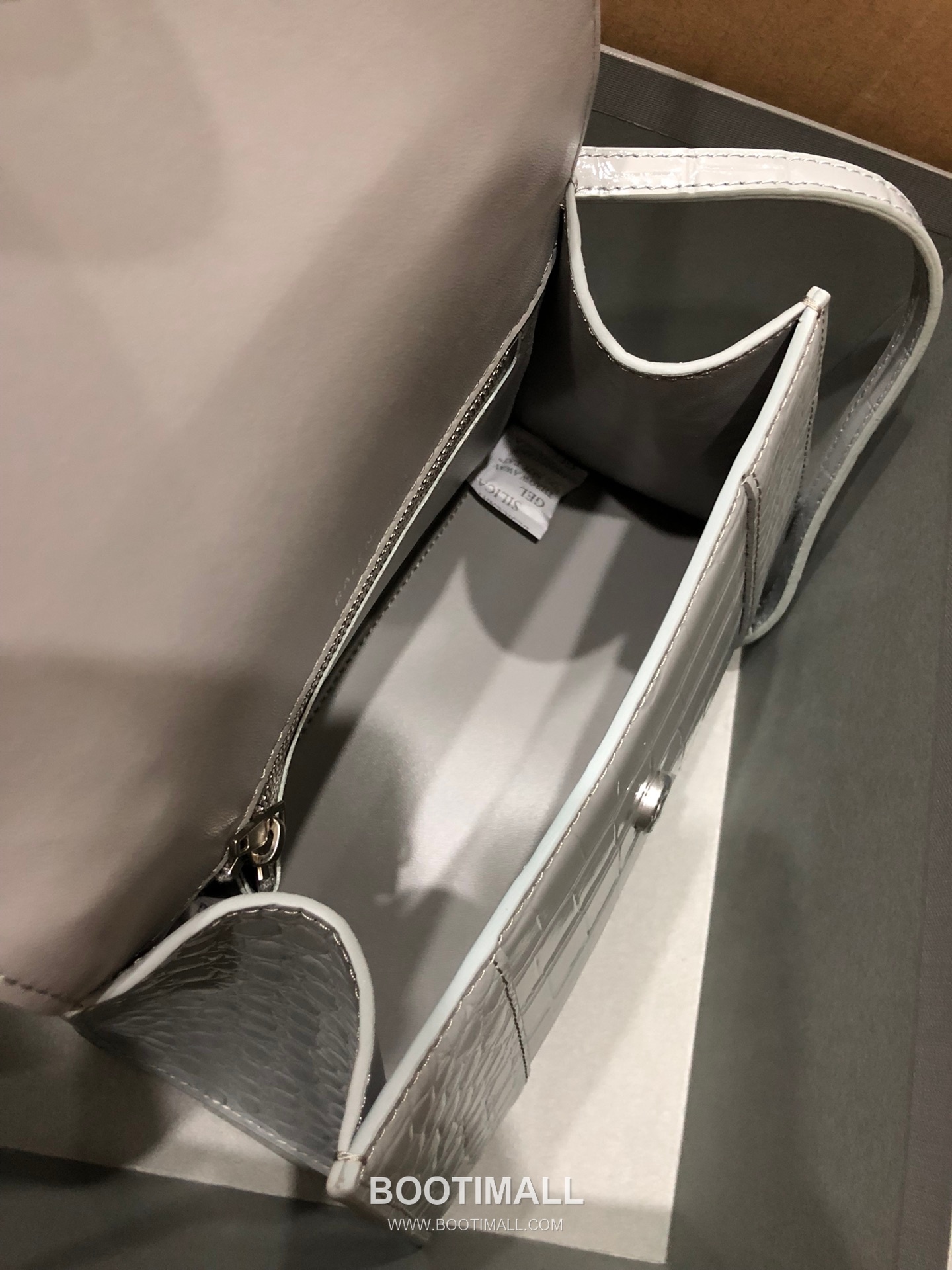 Balenciaga Hourglass Crocodile Embossed Leather Top Handle Bag 발렌시아가 아워글래스 크로커다일 엠보싱 가죽 탑핸들 백 24cm 8