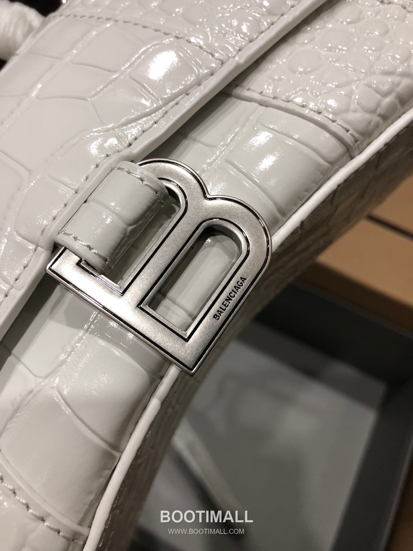 Balenciaga Hourglass Crocodile Embossed Leather Top Handle Bag 발렌시아가 아워글래스 크로커다일 엠보싱 가죽 탑핸들 백 24cm 4