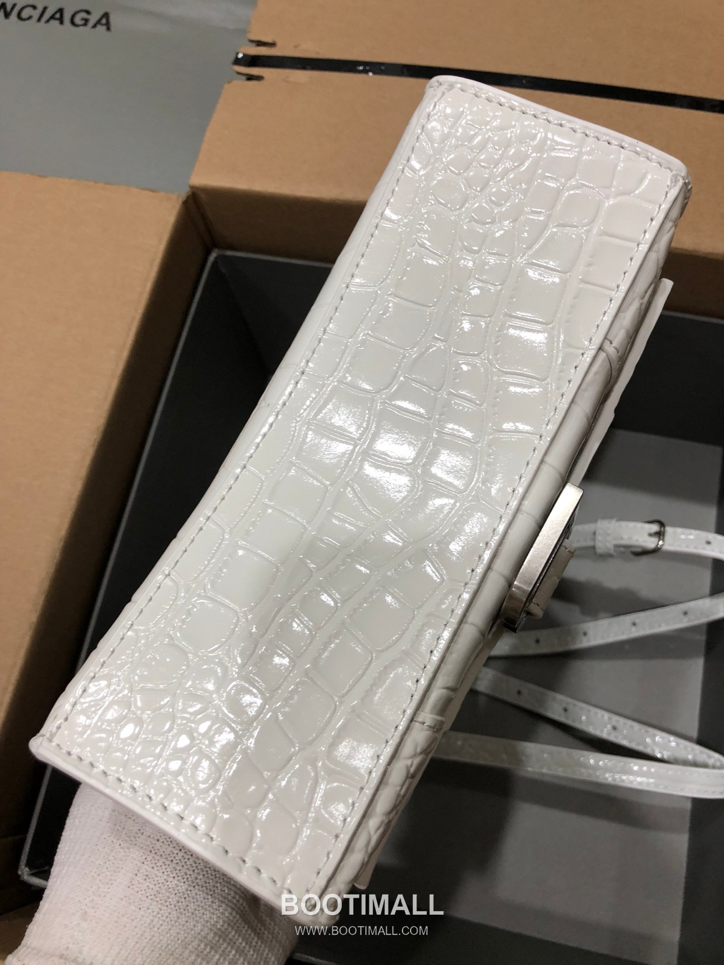 Balenciaga Hourglass Crocodile Embossed Leather Top Handle Bag 발렌시아가 아워글래스 크로커다일 엠보싱 가죽 탑핸들 백 24cm 5