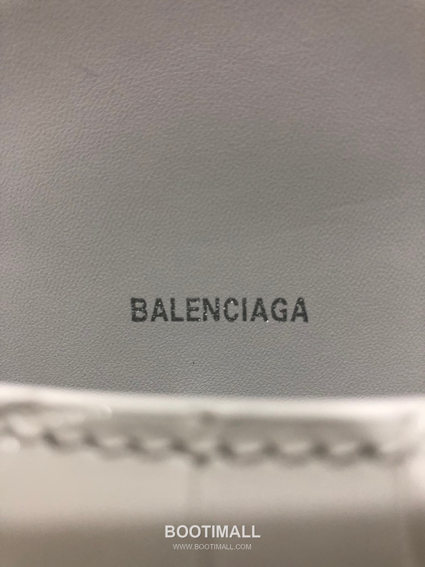 Balenciaga Hourglass Crocodile Embossed Leather Top Handle Bag 발렌시아가 아워글래스 크로커다일 엠보싱 가죽 탑핸들 백 24cm 9