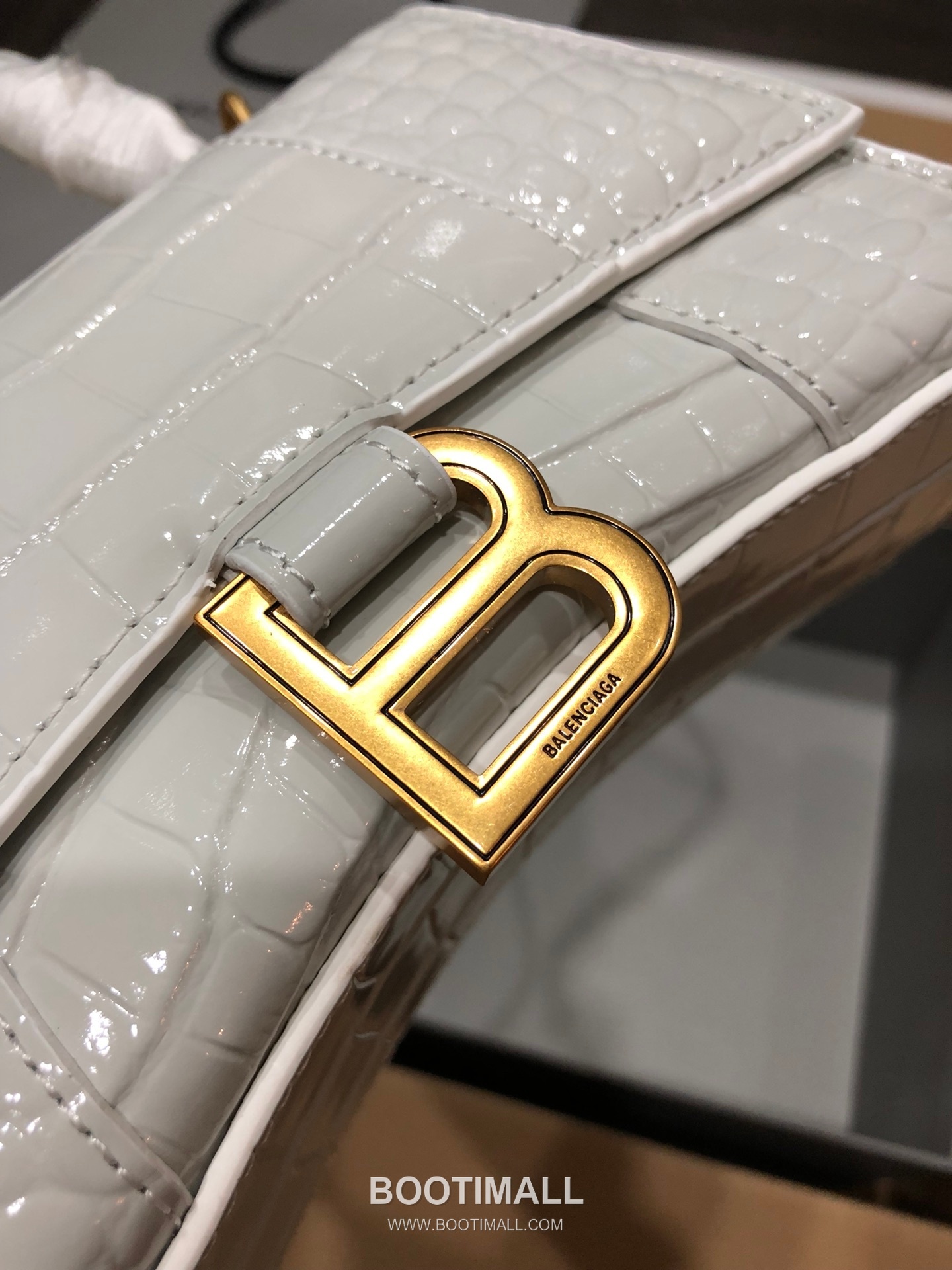 Balenciaga Hourglass Crocodile Embossed Leather Top Handle Bag 발렌시아가 아워글래스 크로커다일 엠보싱 가죽 탑핸들 백 24cm 3