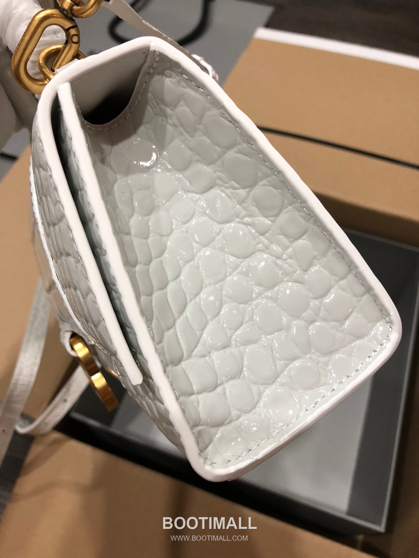 Balenciaga Hourglass Crocodile Embossed Leather Top Handle Bag 발렌시아가 아워글래스 크로커다일 엠보싱 가죽 탑핸들 백 24cm 5