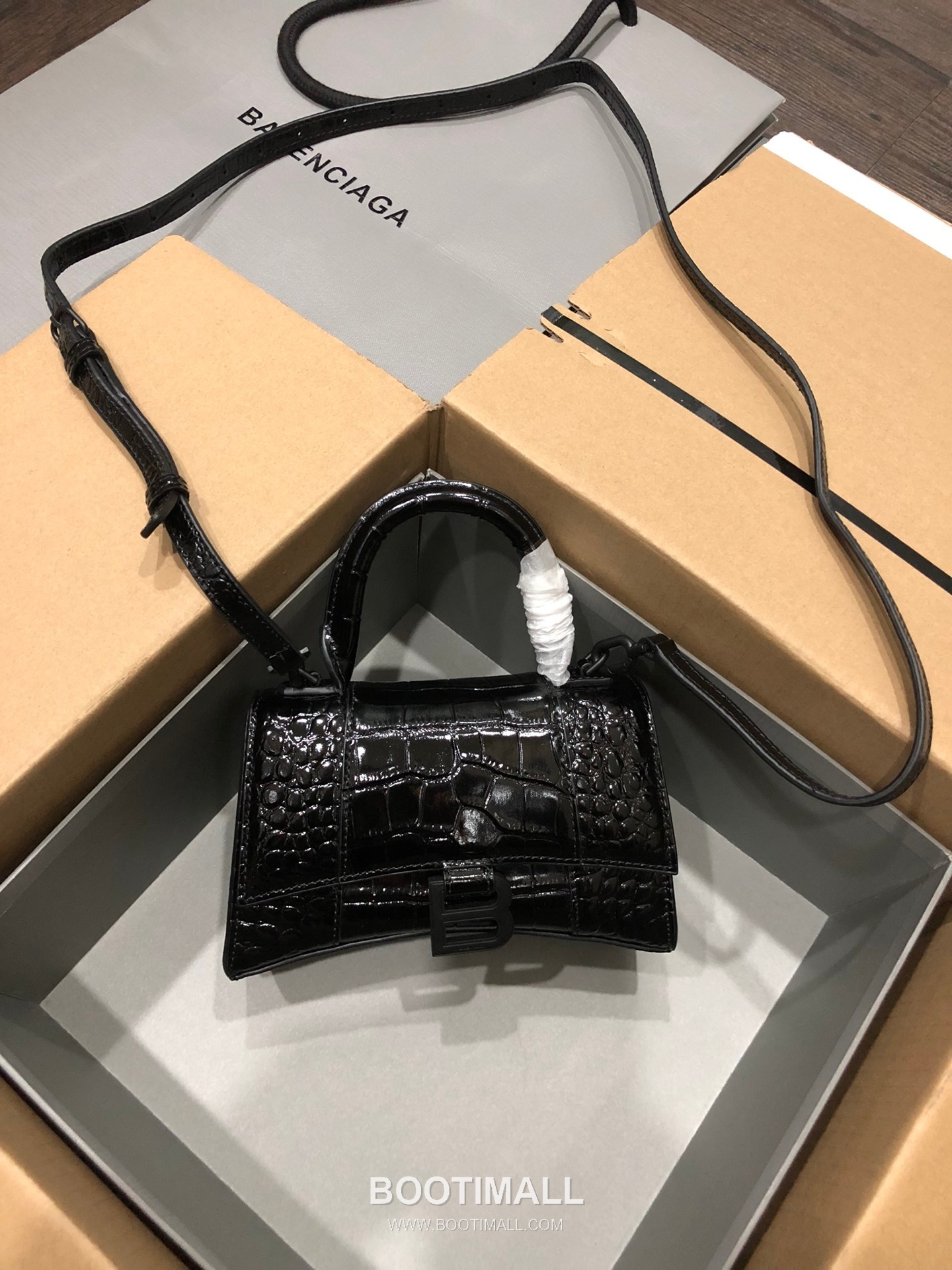 Balenciaga Hourglass Crocodile Embossed Leather Top Handle Bag 발렌시아가 아워글래스 크로커다일 엠보싱 가죽 탑핸들 백 24cm 1