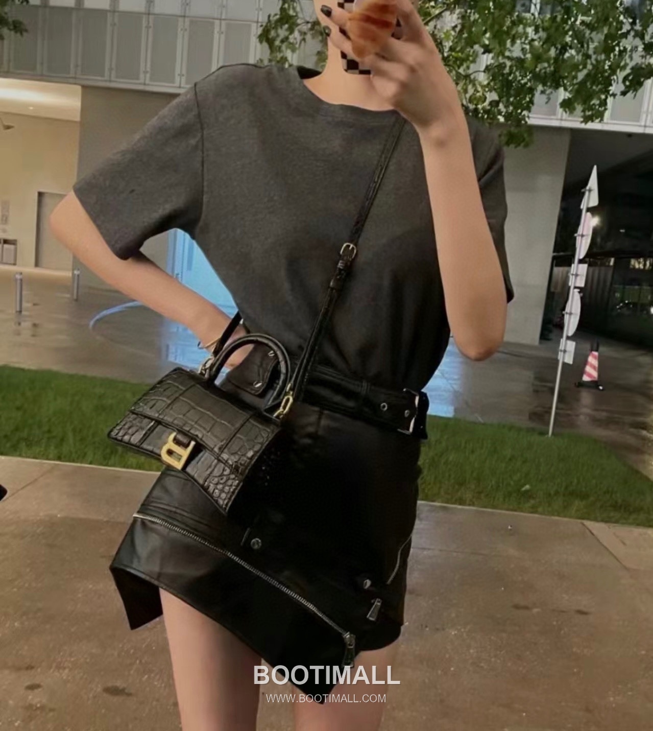 Balenciaga Hourglass Crocodile Embossed Leather Top Handle Bag 발렌시아가 아워글래스 크로커다일 엠보싱 가죽 탑핸들 백 24cm 5