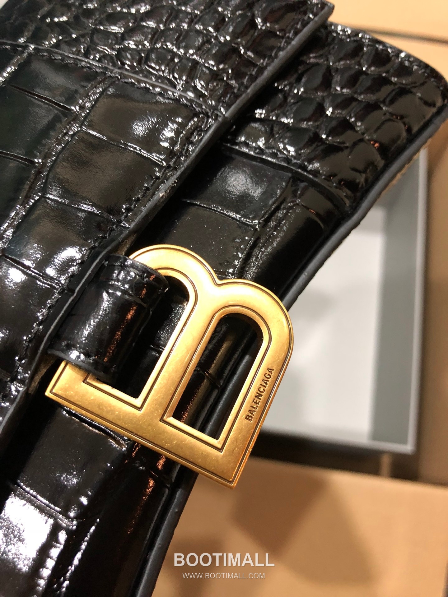 Balenciaga Hourglass Crocodile Embossed Leather Top Handle Bag 발렌시아가 아워글래스 크로커다일 엠보싱 가죽 탑핸들 백 24cm 15