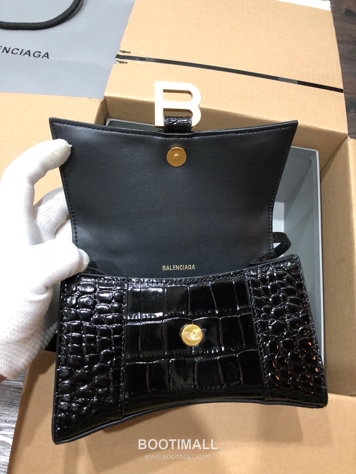Balenciaga Hourglass Crocodile Embossed Leather Top Handle Bag 발렌시아가 아워글래스 크로커다일 엠보싱 가죽 탑핸들 백 24cm 17