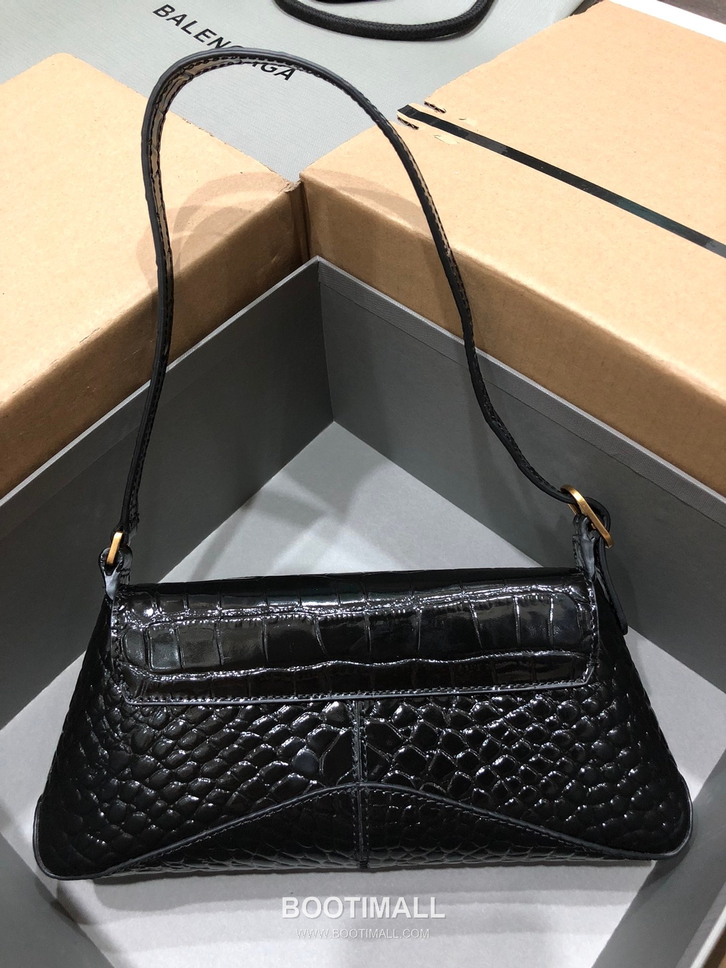 Balenciaga XX Flap Croc-Embossed Leather Black Shoulder Bag 발렌시아가 XX 플랩 크로커 엠보스드 레더 블랙 숄더백 27cm 11