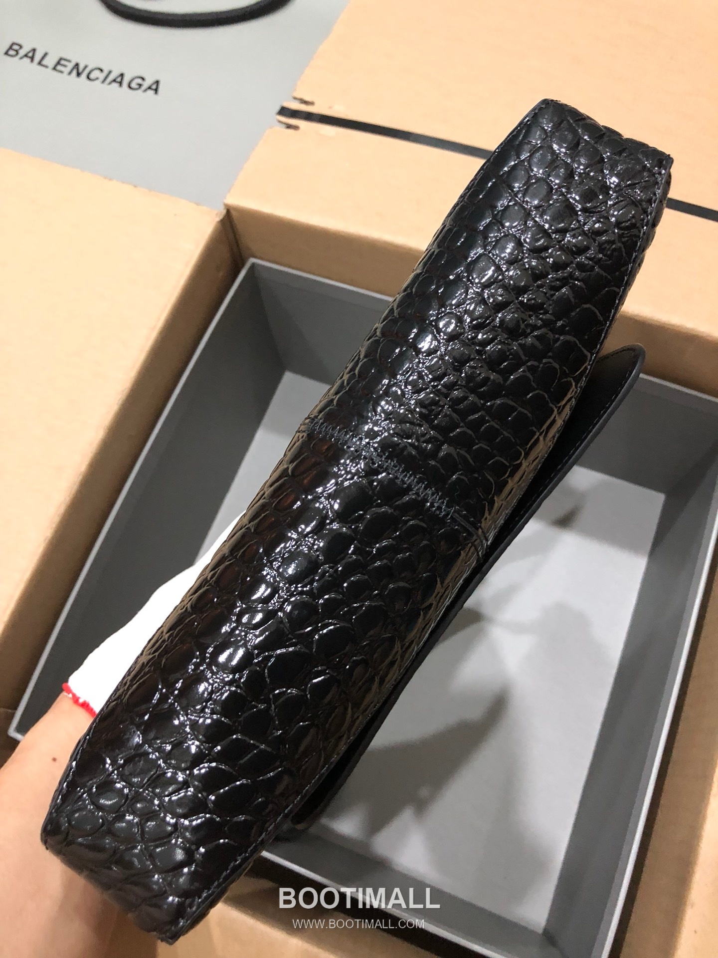 Balenciaga XX Flap Croc-Embossed Leather Black Shoulder Bag 발렌시아가 XX 플랩 크로커 엠보스드 레더 블랙 숄더백 27cm 12