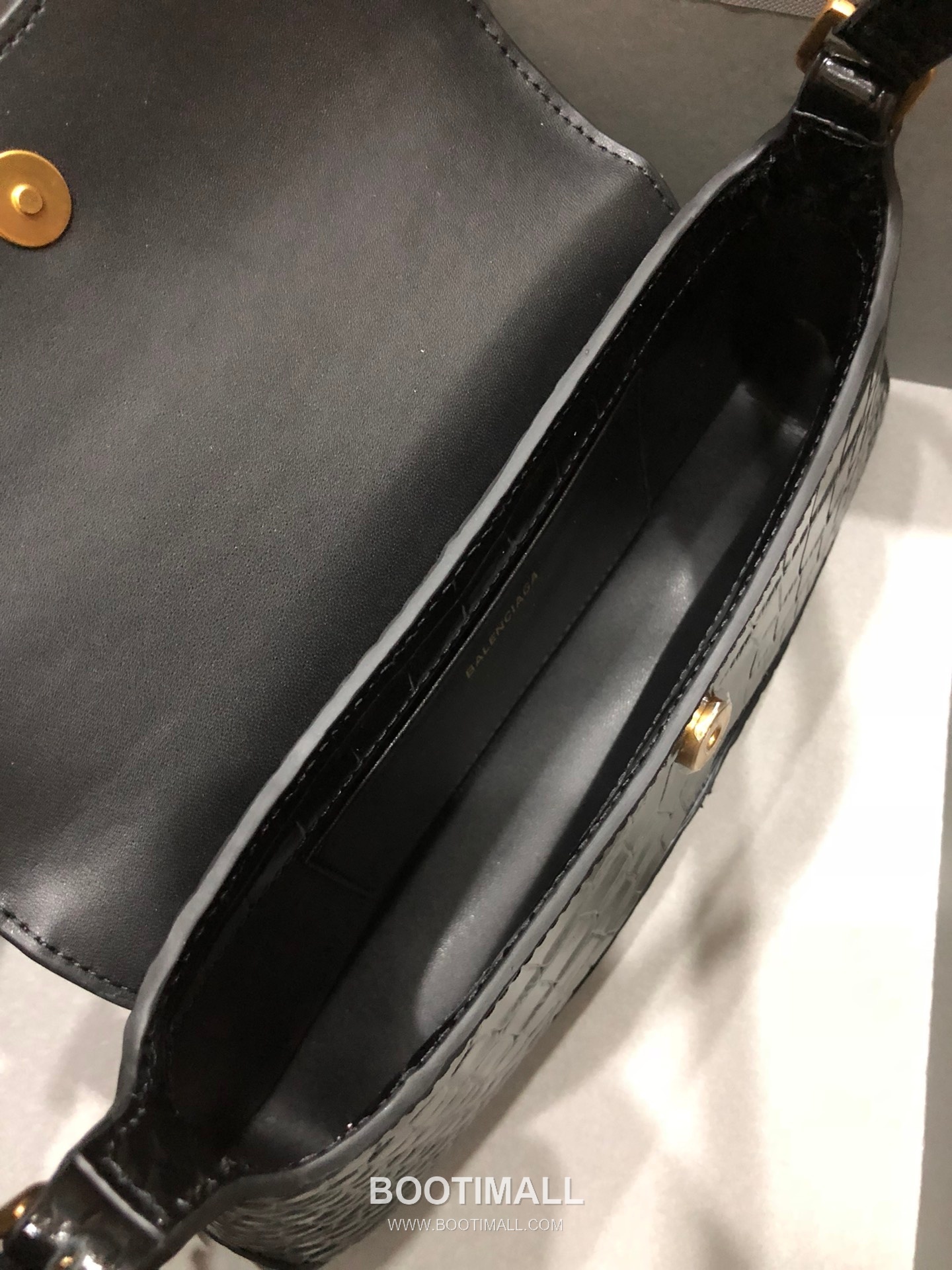 Balenciaga XX Flap Croc-Embossed Leather Black Shoulder Bag 발렌시아가 XX 플랩 크로커 엠보스드 레더 블랙 숄더백 27cm 14