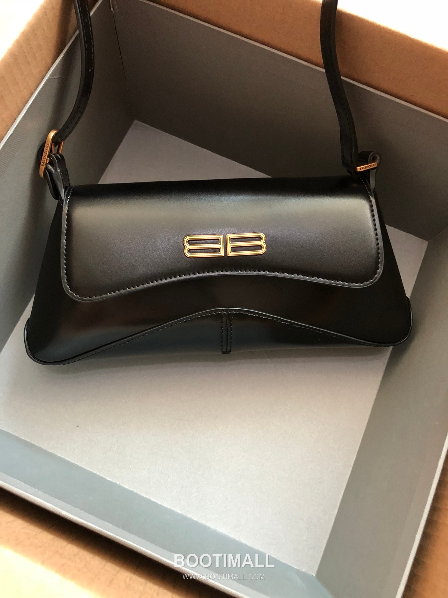 Balenciaga XX Flap Smooth Leather Shoulder Bag 발렌시아가 XX 플랩 스무스 가죽 숄더백 27cm 2