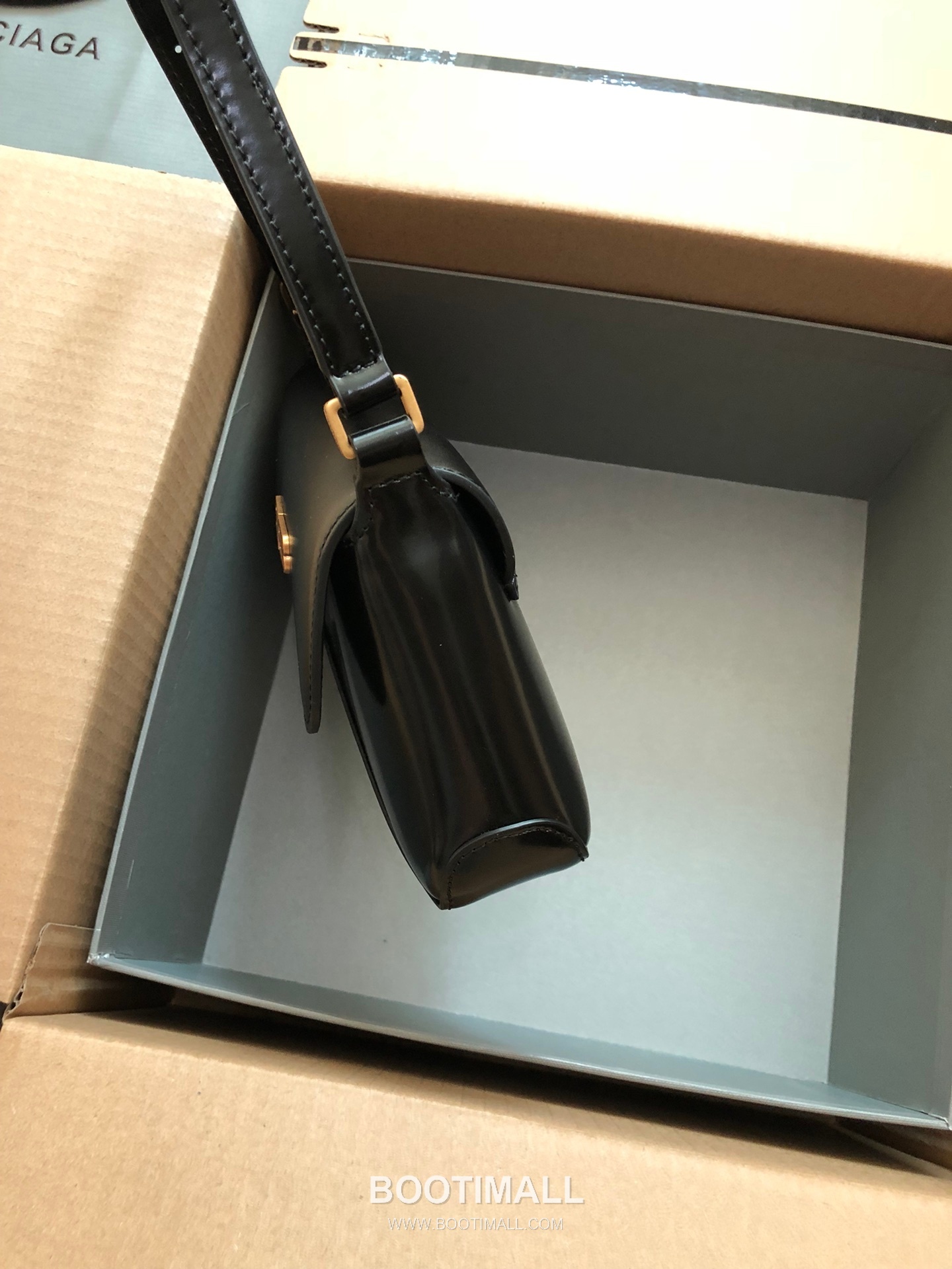 Balenciaga XX Flap Smooth Leather Shoulder Bag 발렌시아가 XX 플랩 스무스 가죽 숄더백 27cm 4