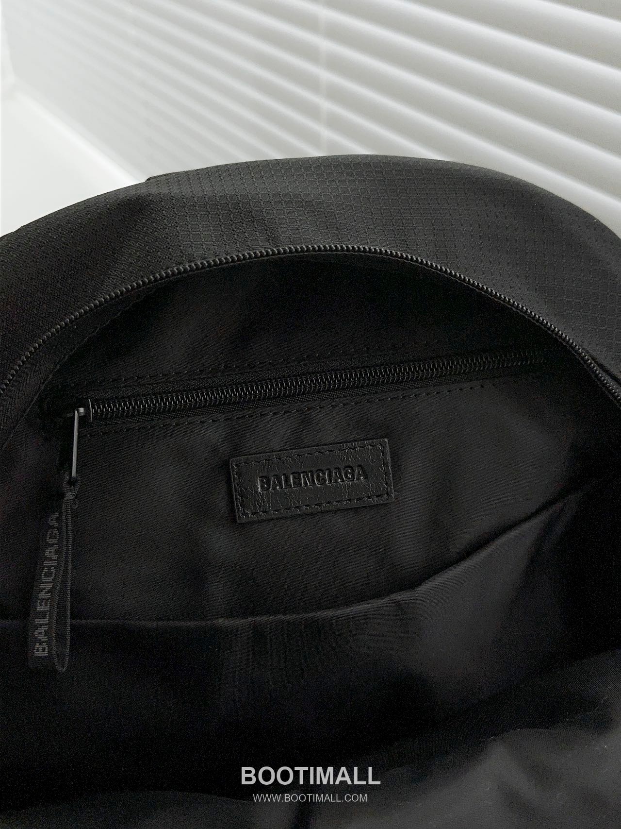 Balenciaga Unity Sports Icon Nylon Black Backpack 발렌시아가 유니티 스포츠 아이콘 나일론 블랙 백팩 37.8cm 22