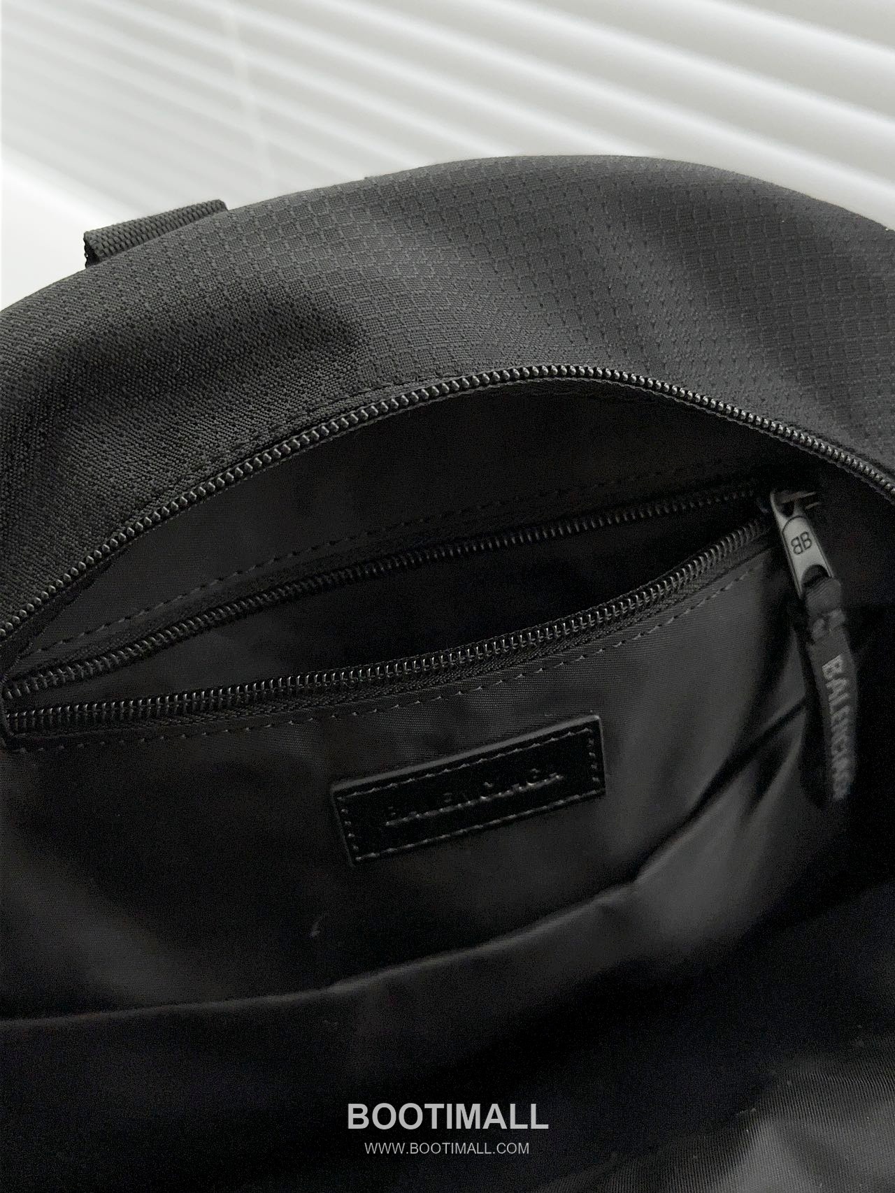 Balenciaga Unity Sports Icon Nylon Black Backpack 발렌시아가 유니티 스포츠 아이콘 나일론 블랙 백팩 37.8cm 23