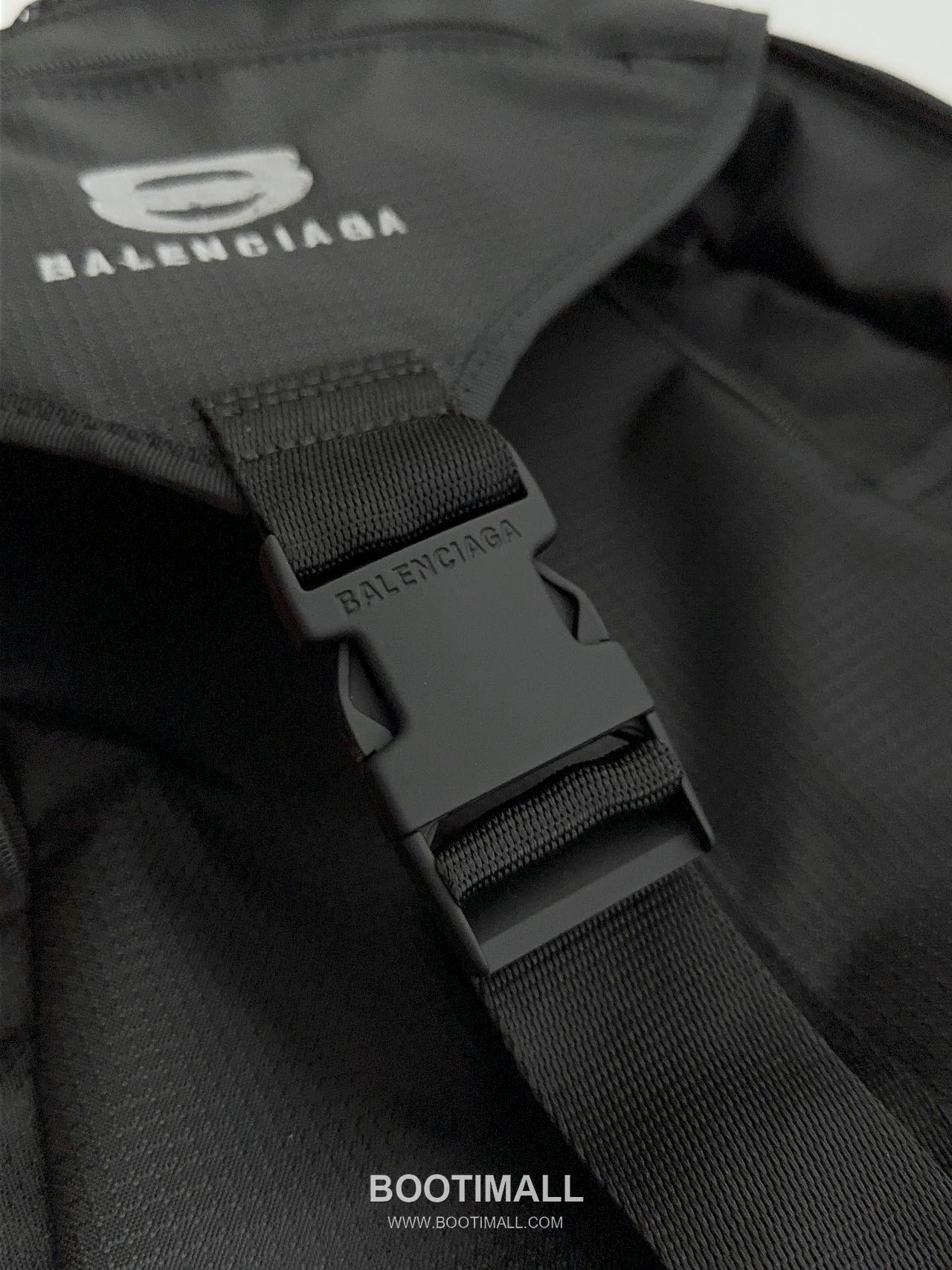 Balenciaga Unity Sports Icon Nylon Black Backpack 발렌시아가 유니티 스포츠 아이콘 나일론 블랙 백팩 37.8cm 24
