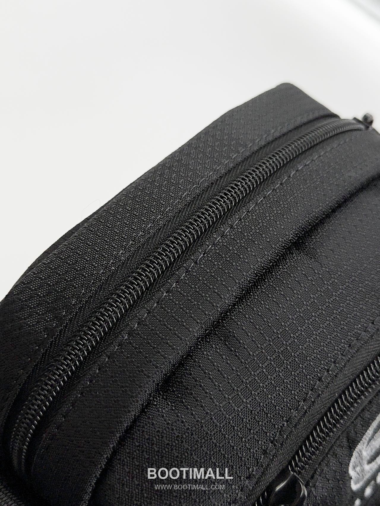 Balenciaga Check Nylon Flap Crossbody Bag 발렌시아가 체크 나일론 플랩 크로스백 21cm 9