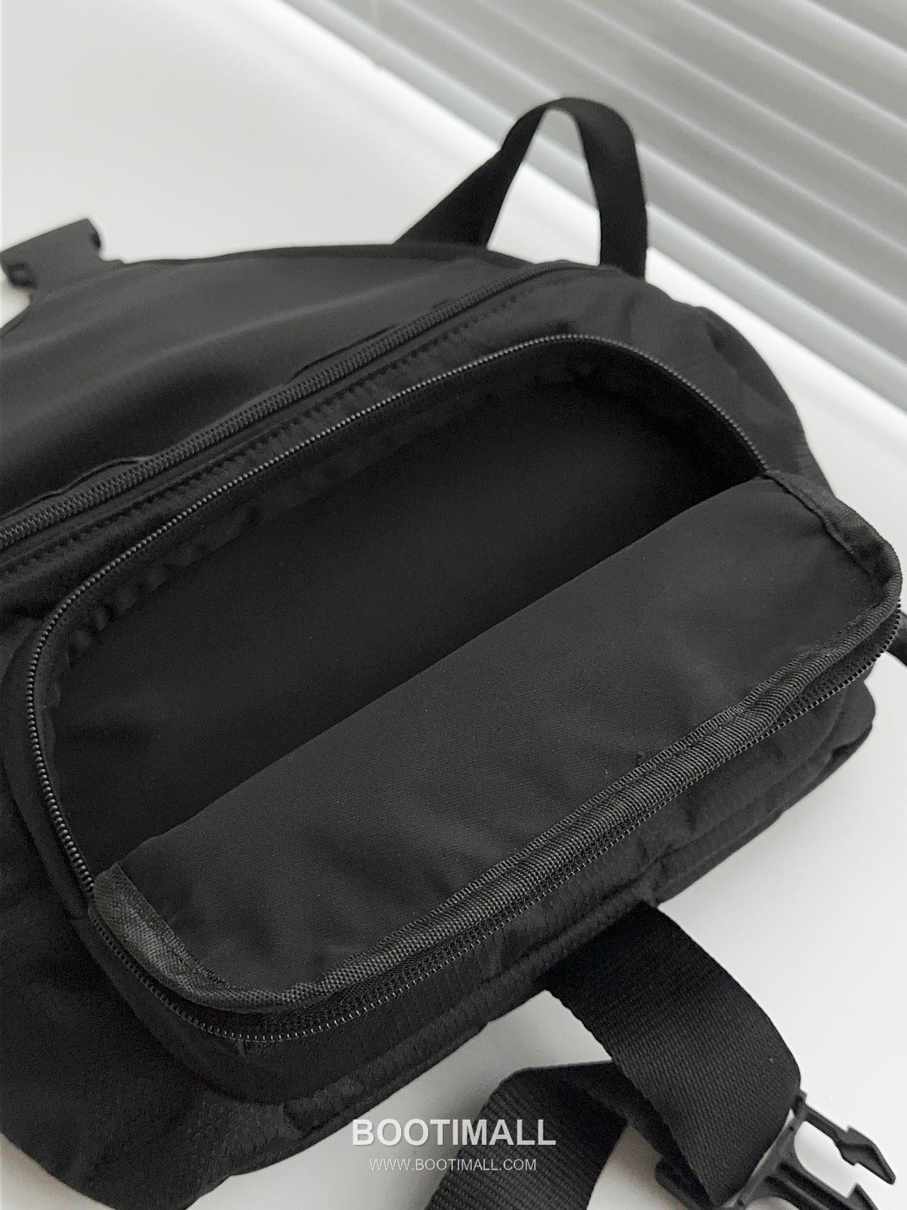 Balenciaga Check Nylon Flap Belt Bag 발렌시아가 체크 나일론 플랩 벨트백 45cm 5